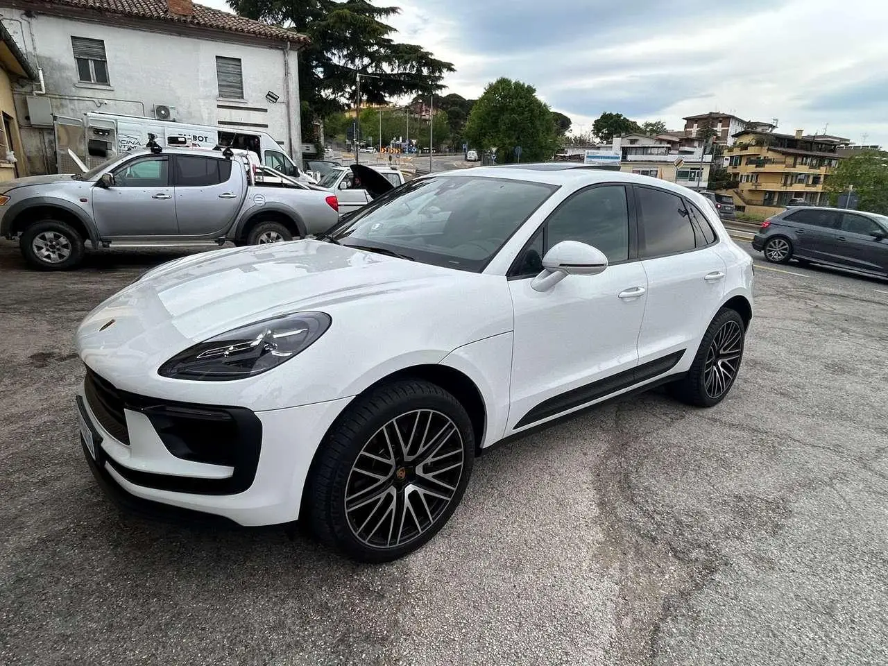 Photo 1 : Porsche Macan 2021 Petrol