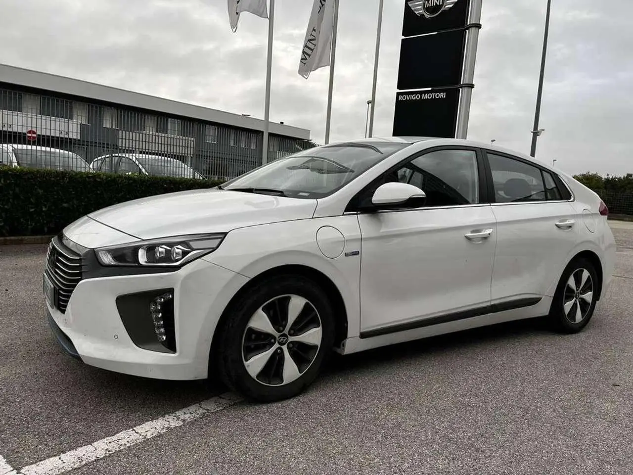 Photo 1 : Hyundai Ioniq 2019 Hybride