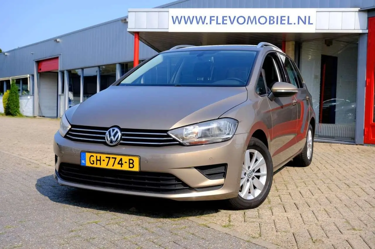 Photo 1 : Volkswagen Golf 2015 Petrol