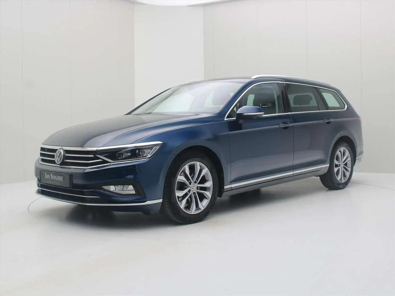 Photo 1 : Volkswagen Passat 2020 Essence