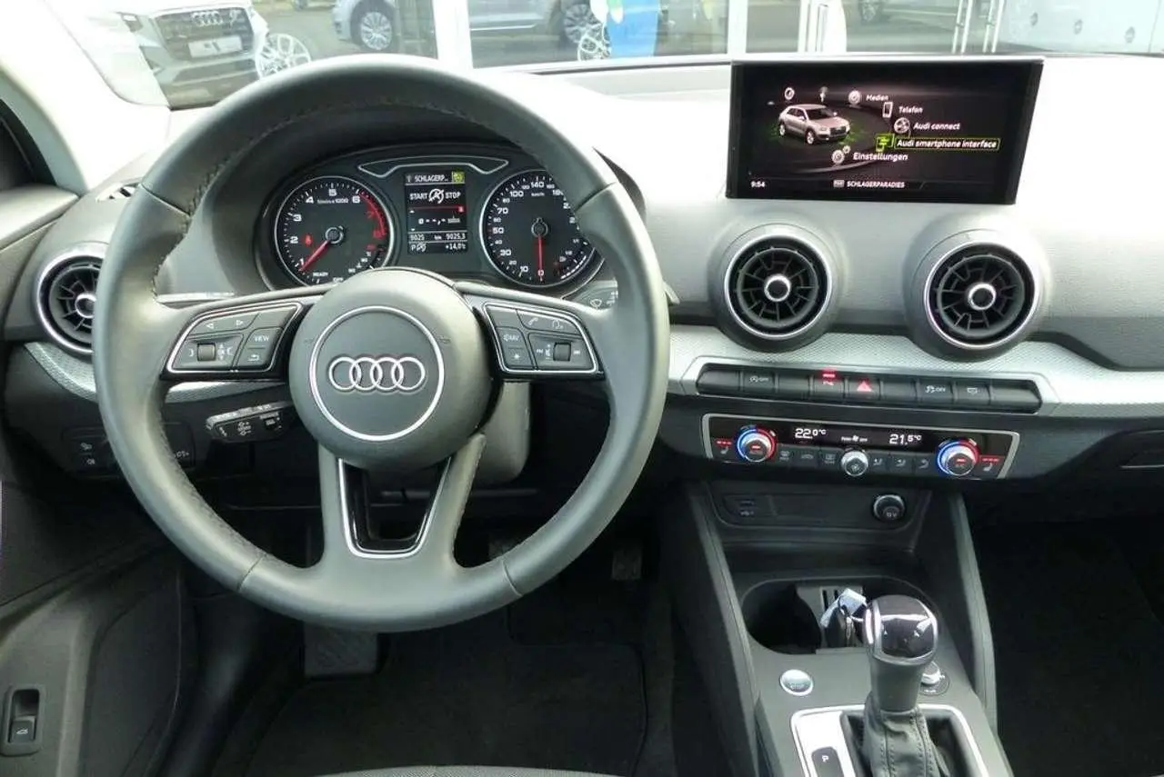 Photo 1 : Audi Q2 2022 Petrol