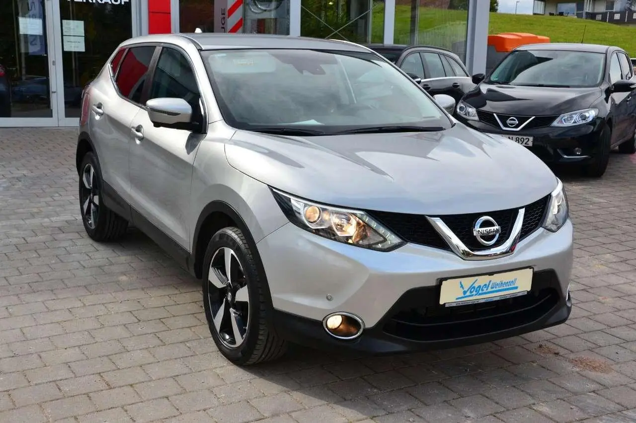 Photo 1 : Nissan Qashqai 2016 Petrol