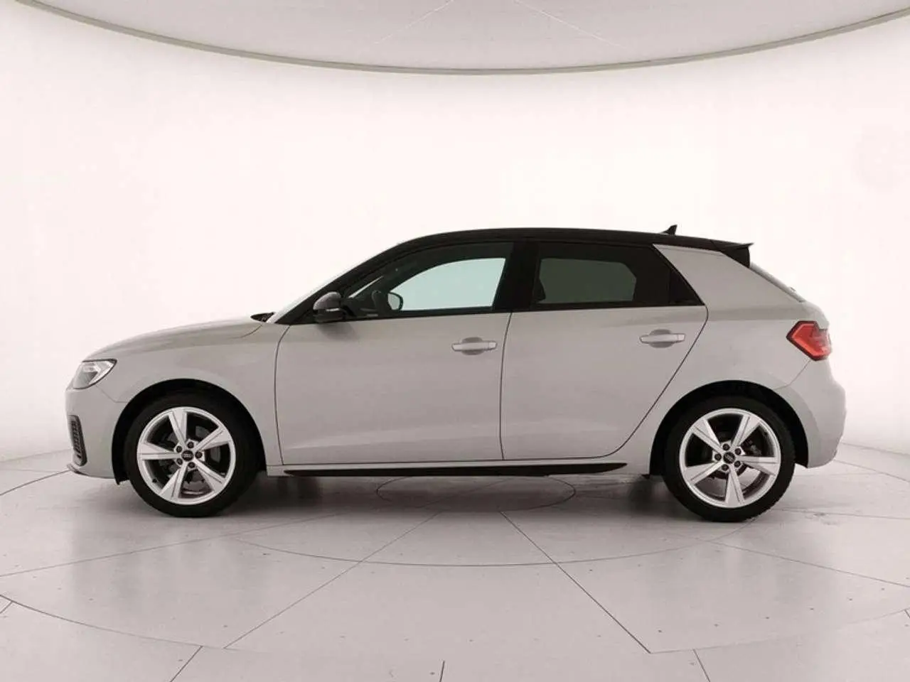 Photo 1 : Audi A1 2023 Petrol