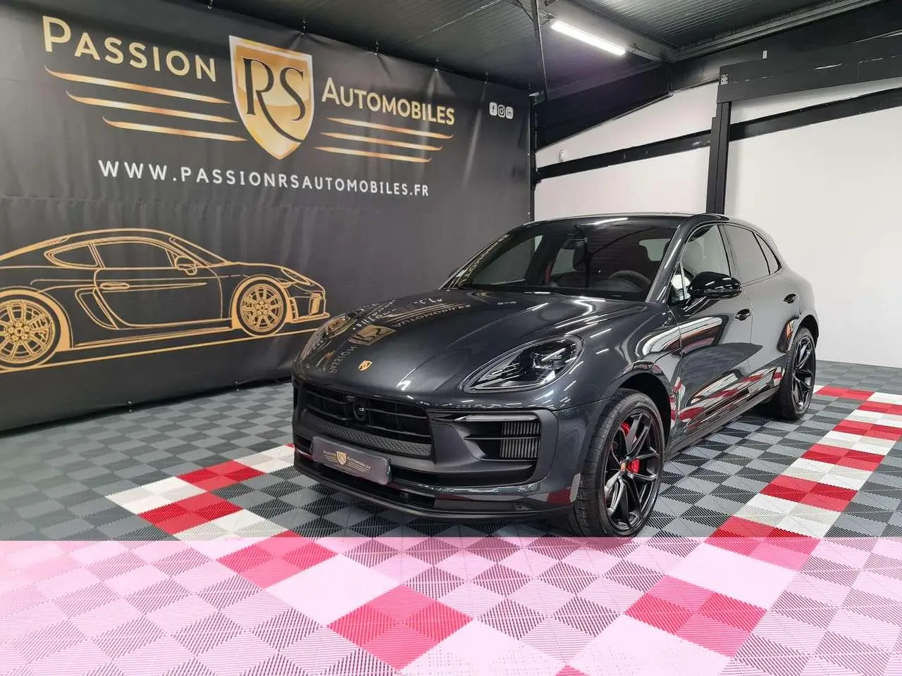 Photo 1 : Porsche Macan 2023 Petrol