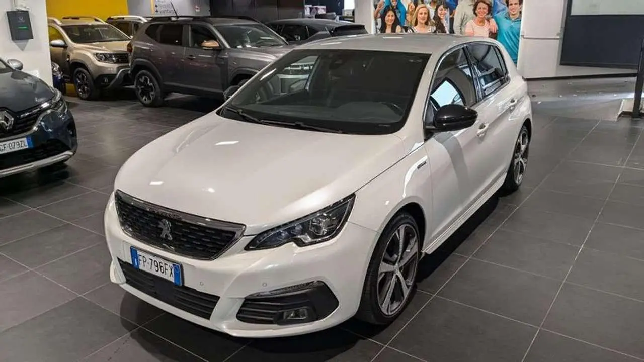 Photo 1 : Peugeot 308 2018 Petrol