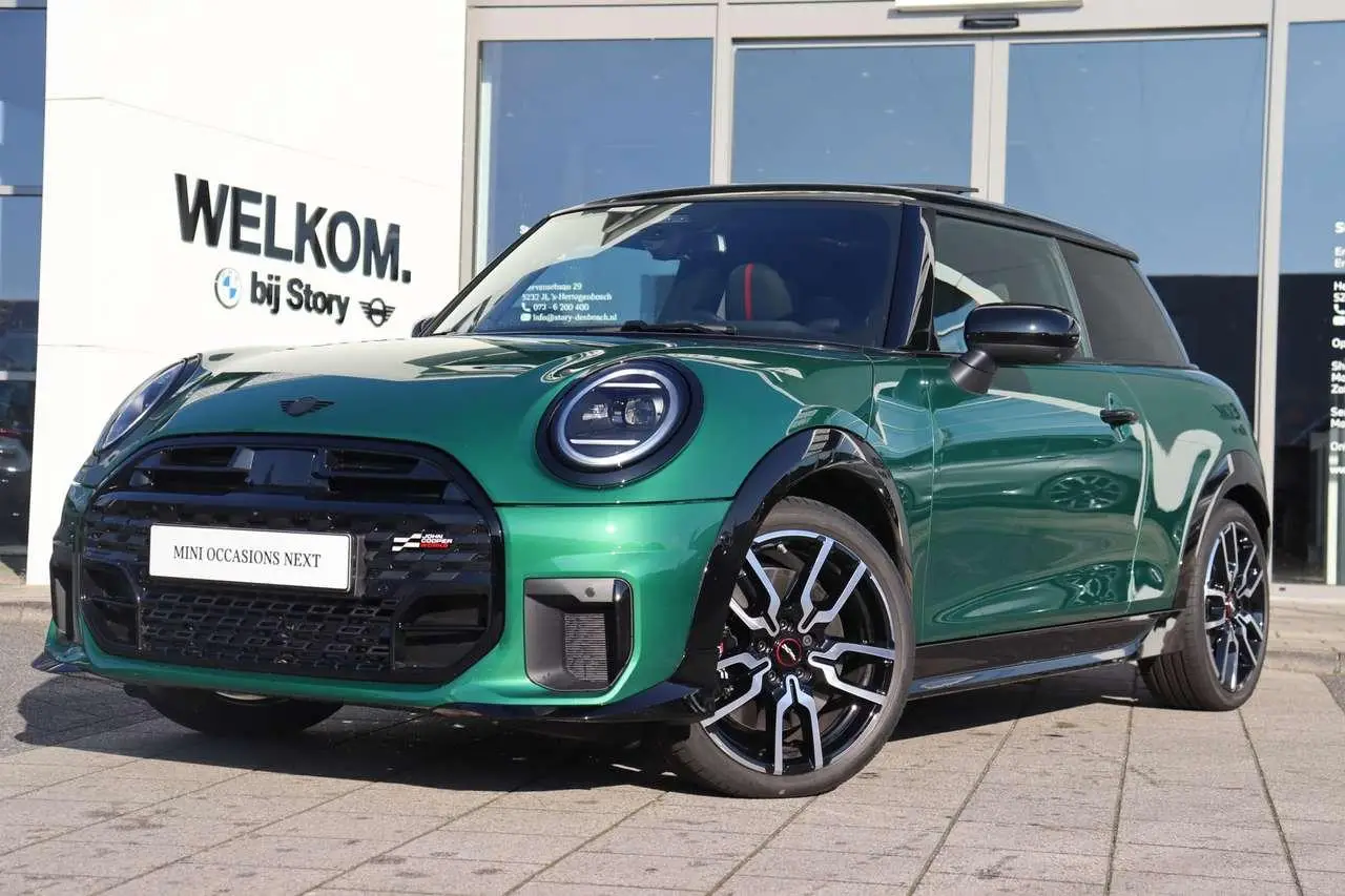 Photo 1 : Mini Cooper 2024 Petrol