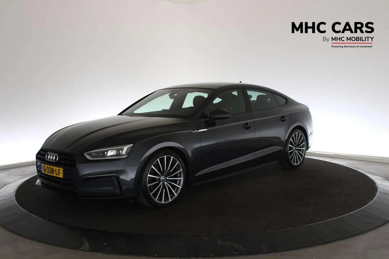 Photo 1 : Audi A5 2019 Hybrid