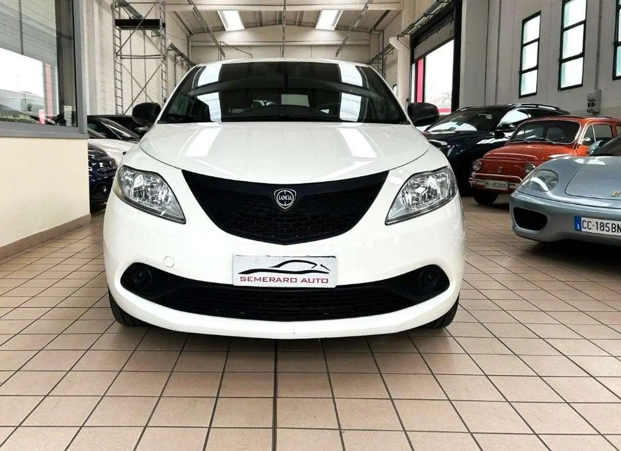 Photo 1 : Lancia Ypsilon 2018 Petrol