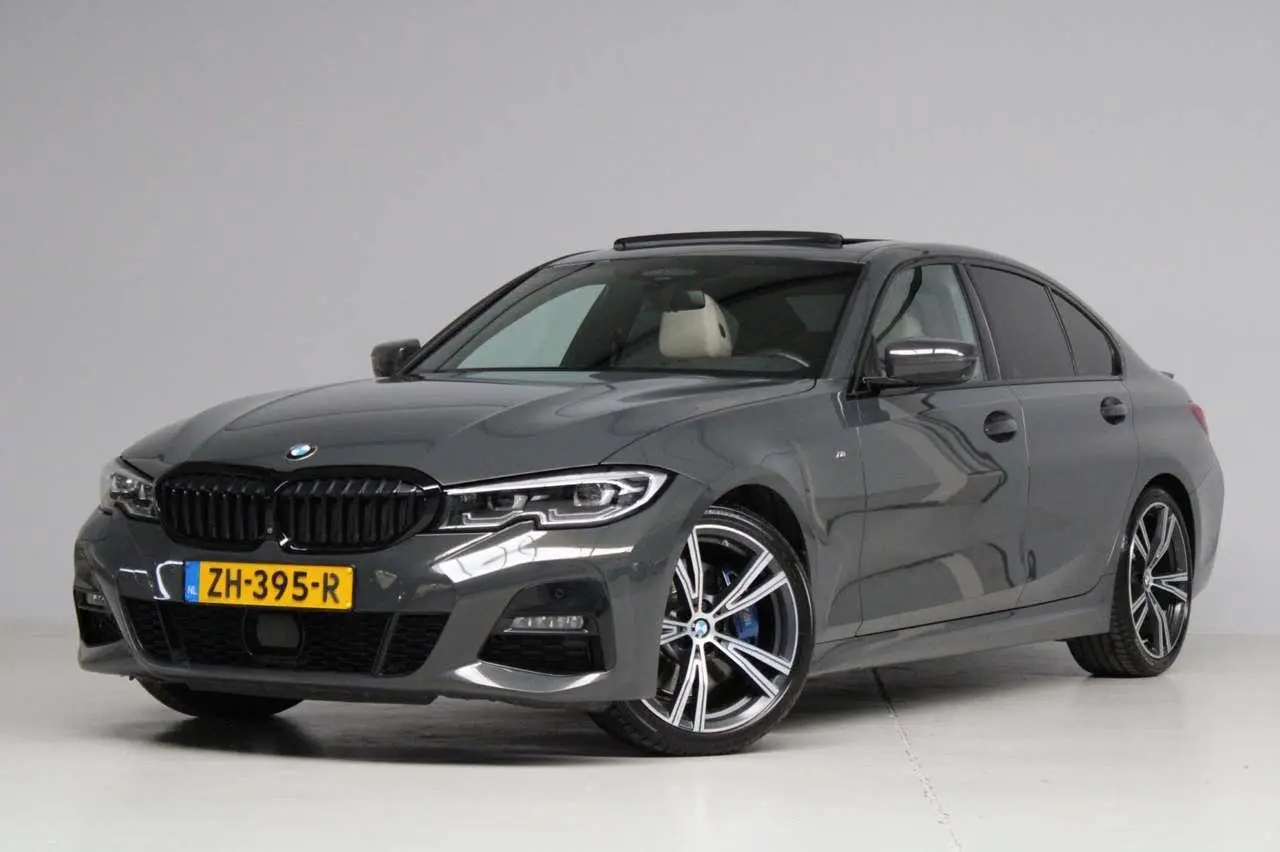 Photo 1 : Bmw Serie 3 2019 Petrol