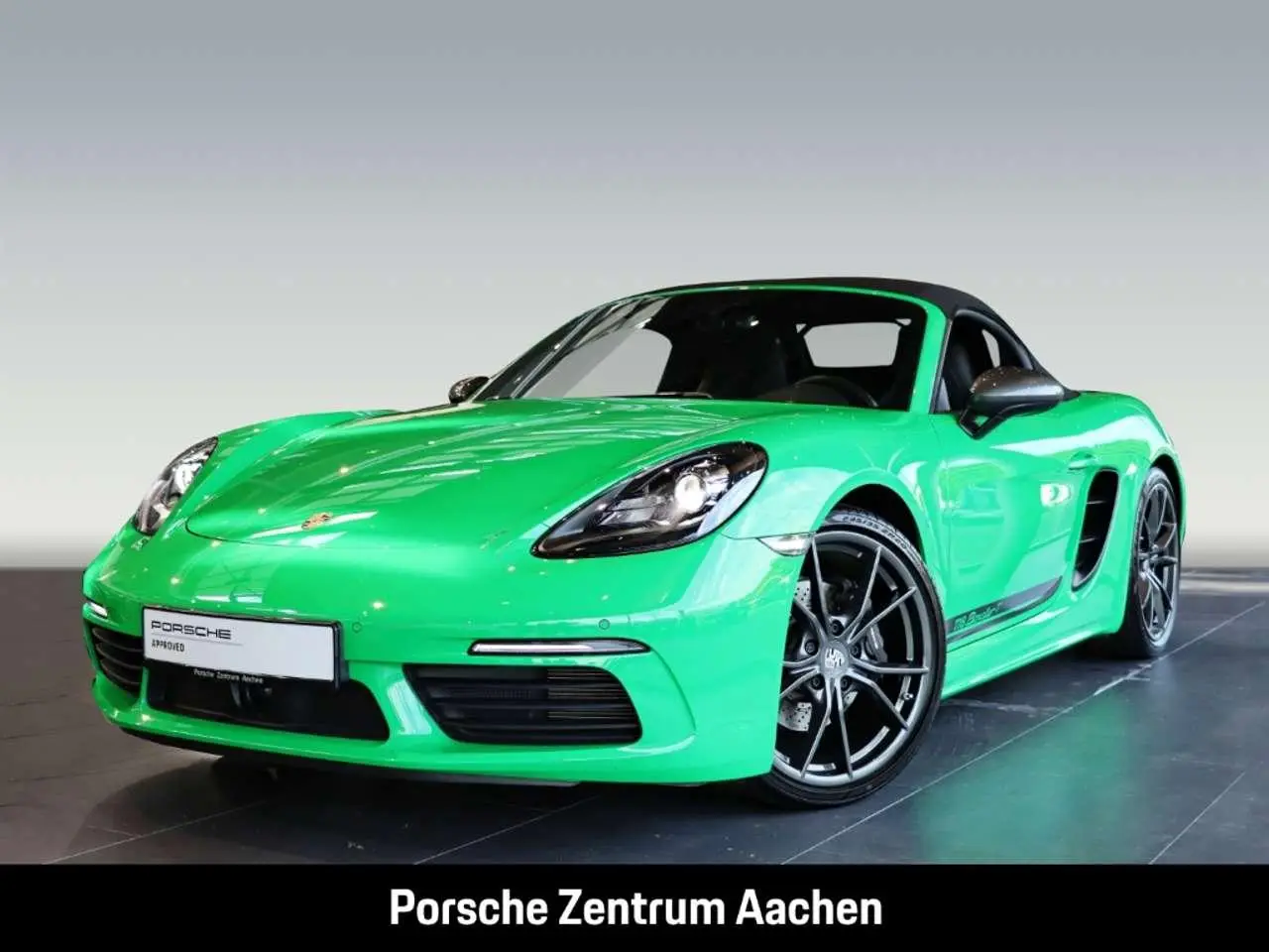 Photo 1 : Porsche Boxster 2022 Petrol