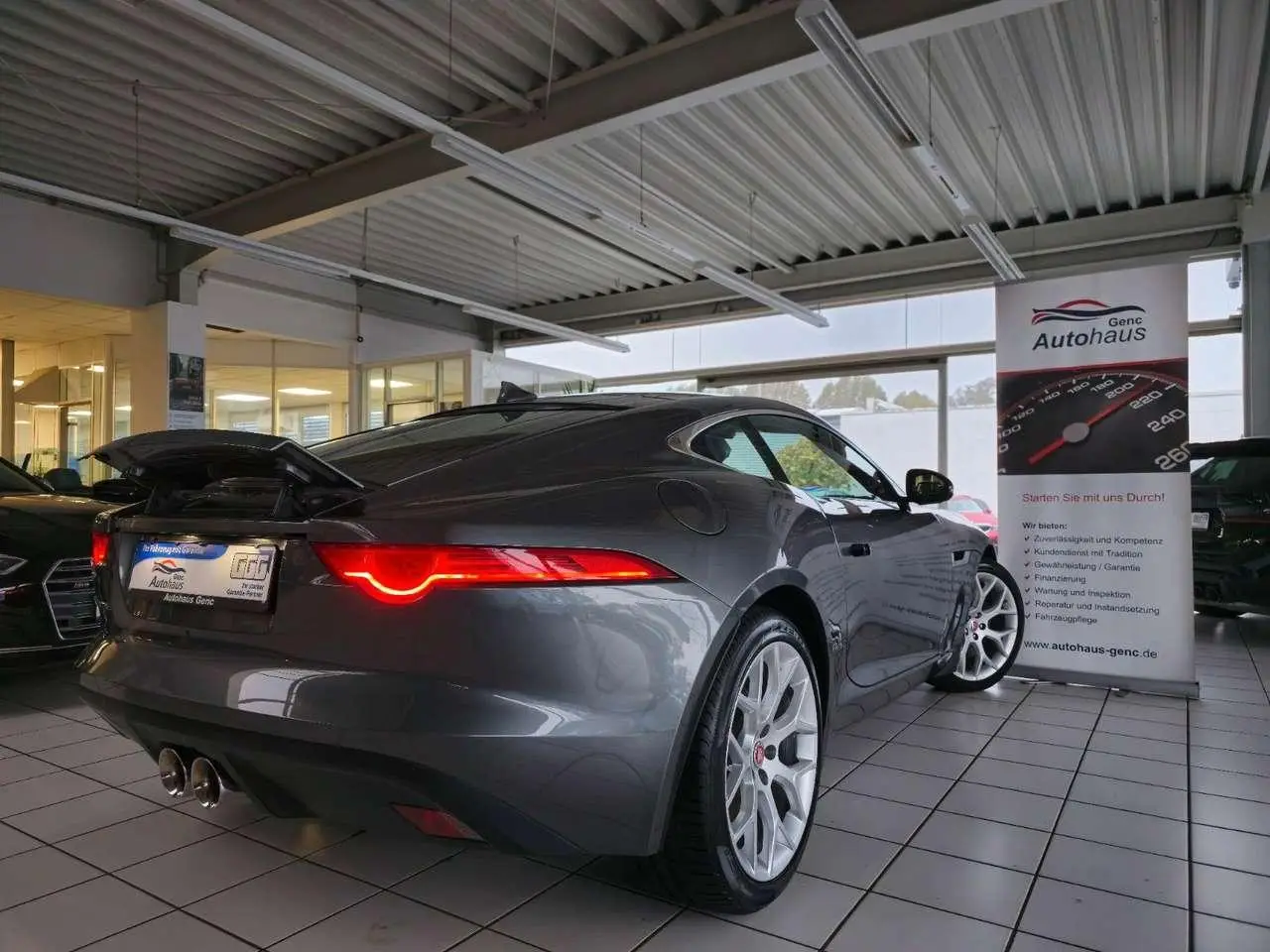 Photo 1 : Jaguar F-type 2017 Essence