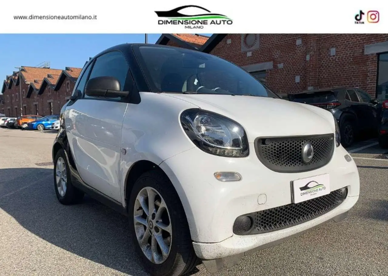 Photo 1 : Smart Fortwo 2017 Petrol