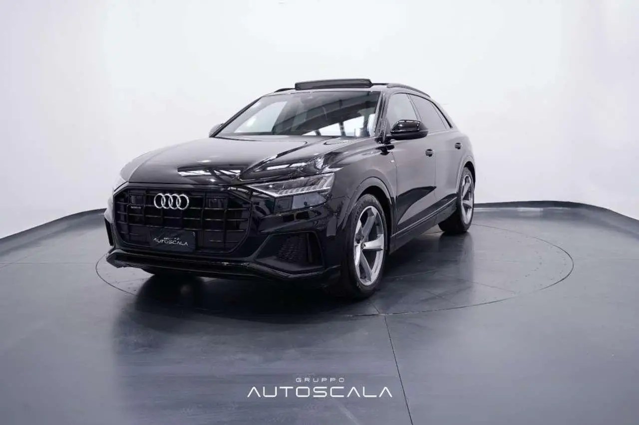 Photo 1 : Audi Q8 2023 Hybrid