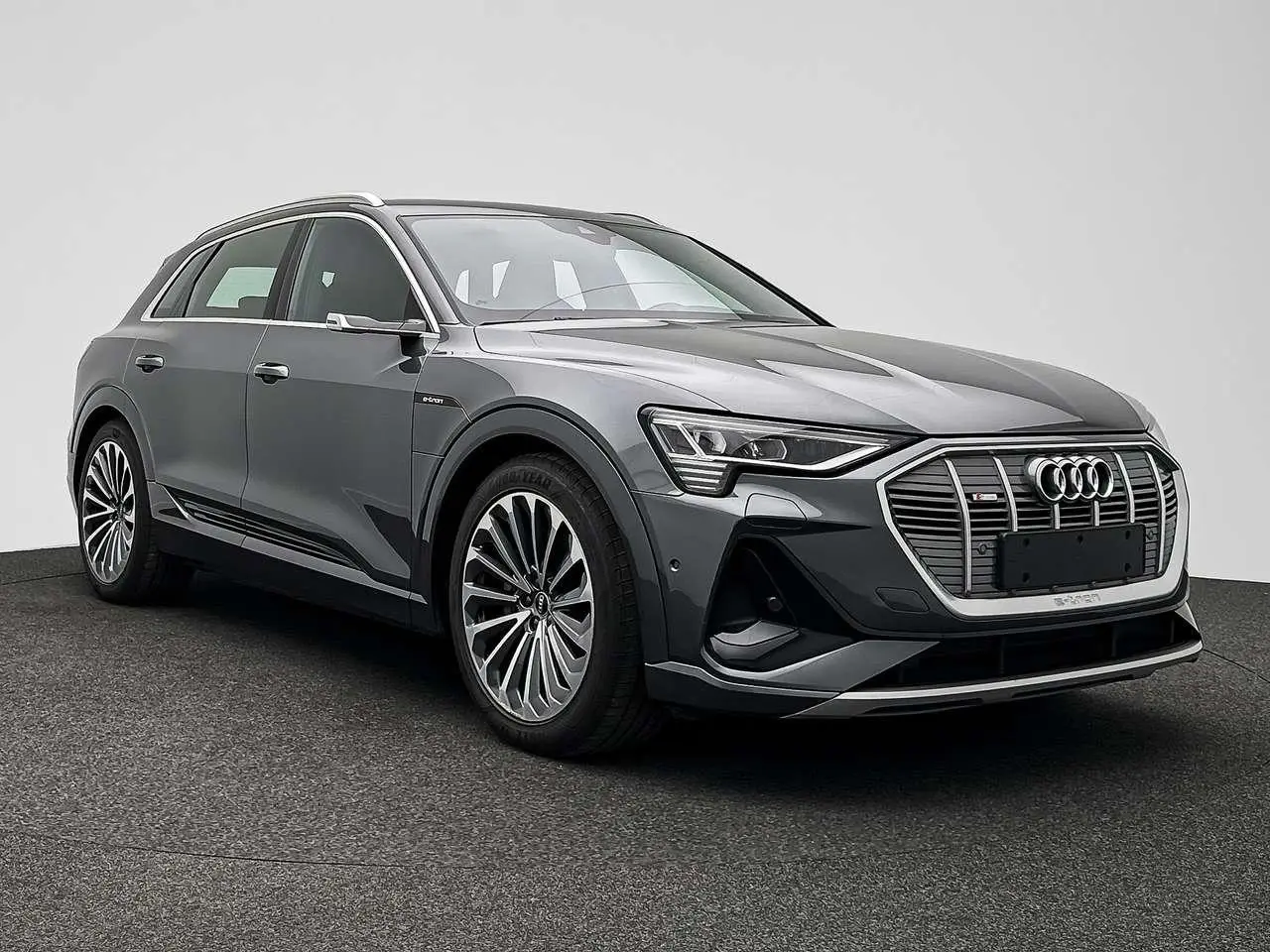 Photo 1 : Audi E-tron 2021 Électrique