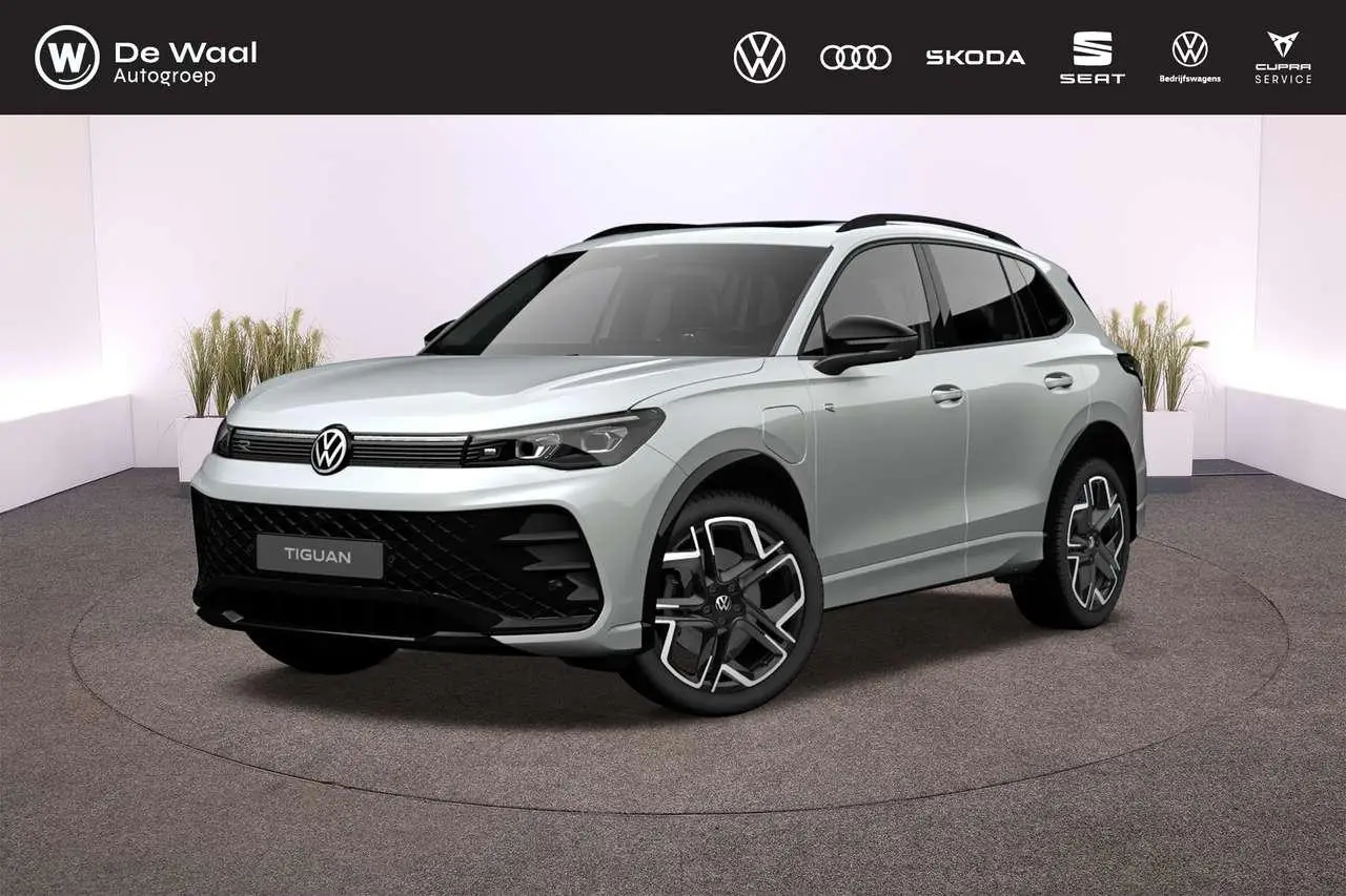 Photo 1 : Volkswagen Tiguan 2024 Hybrid