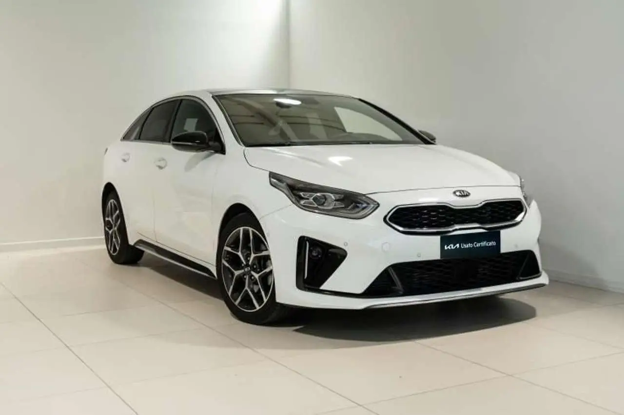 Photo 1 : Kia Proceed 2021 Hybrid