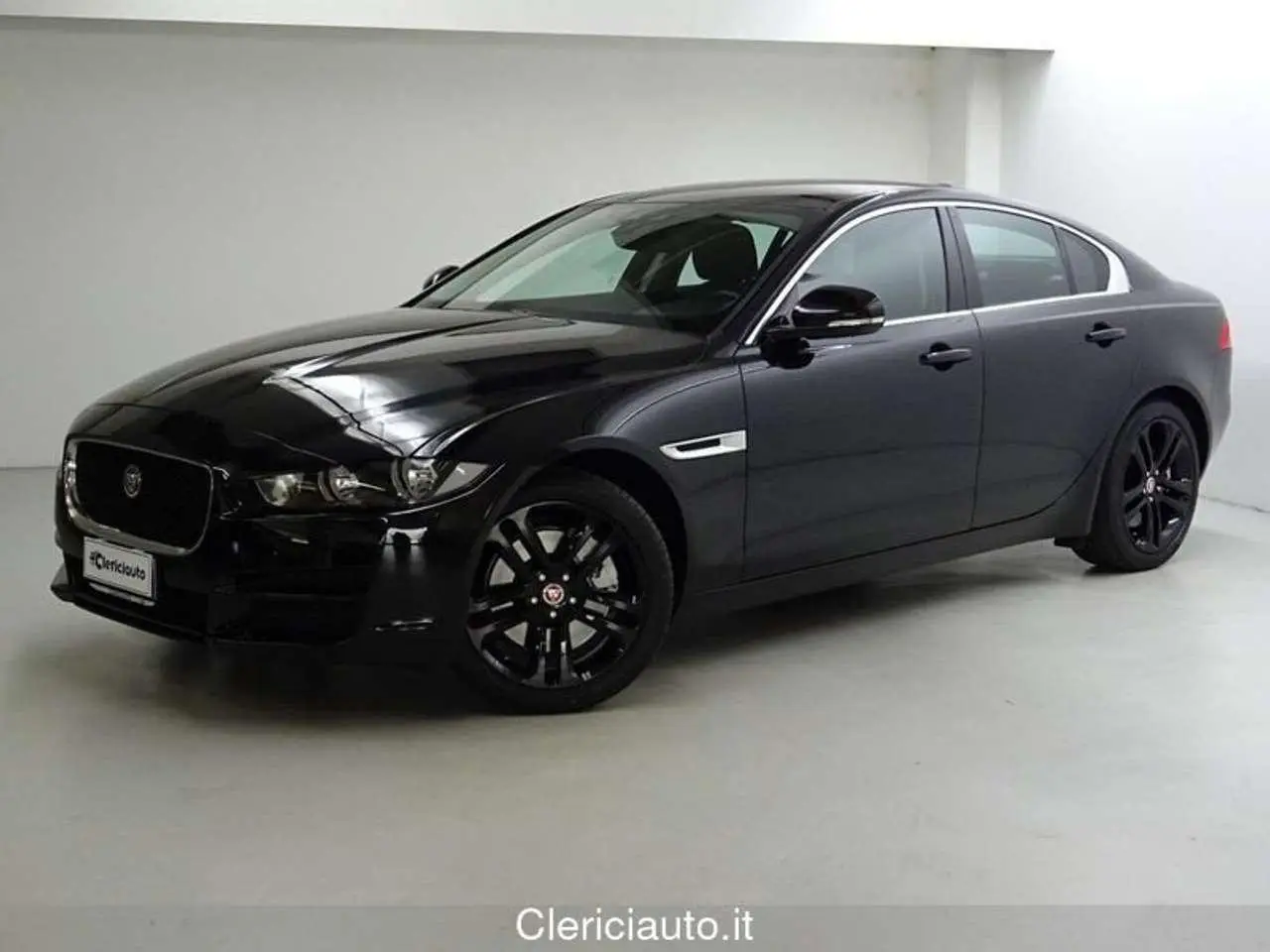 Photo 1 : Jaguar Xe 2020 Diesel