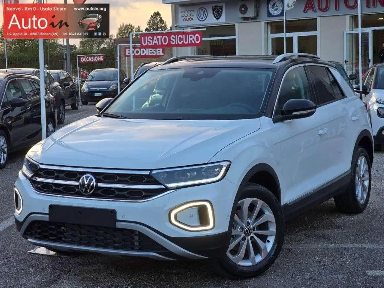 Photo 1 : Volkswagen T-roc 2024 Essence