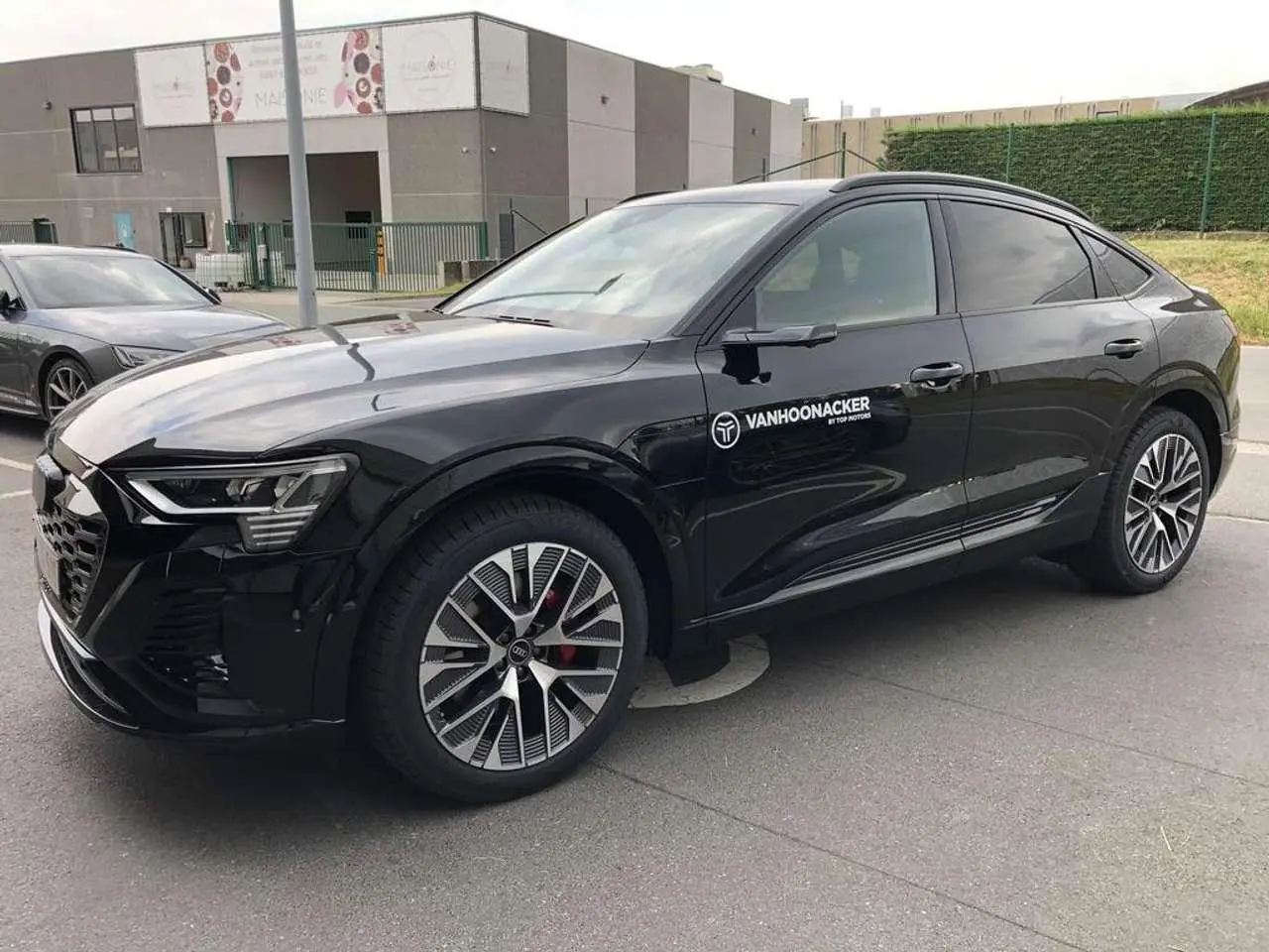 Photo 1 : Audi Q8 2023 Electric