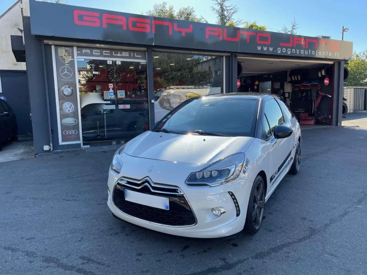 Photo 1 : Citroen Ds3 2015 Petrol