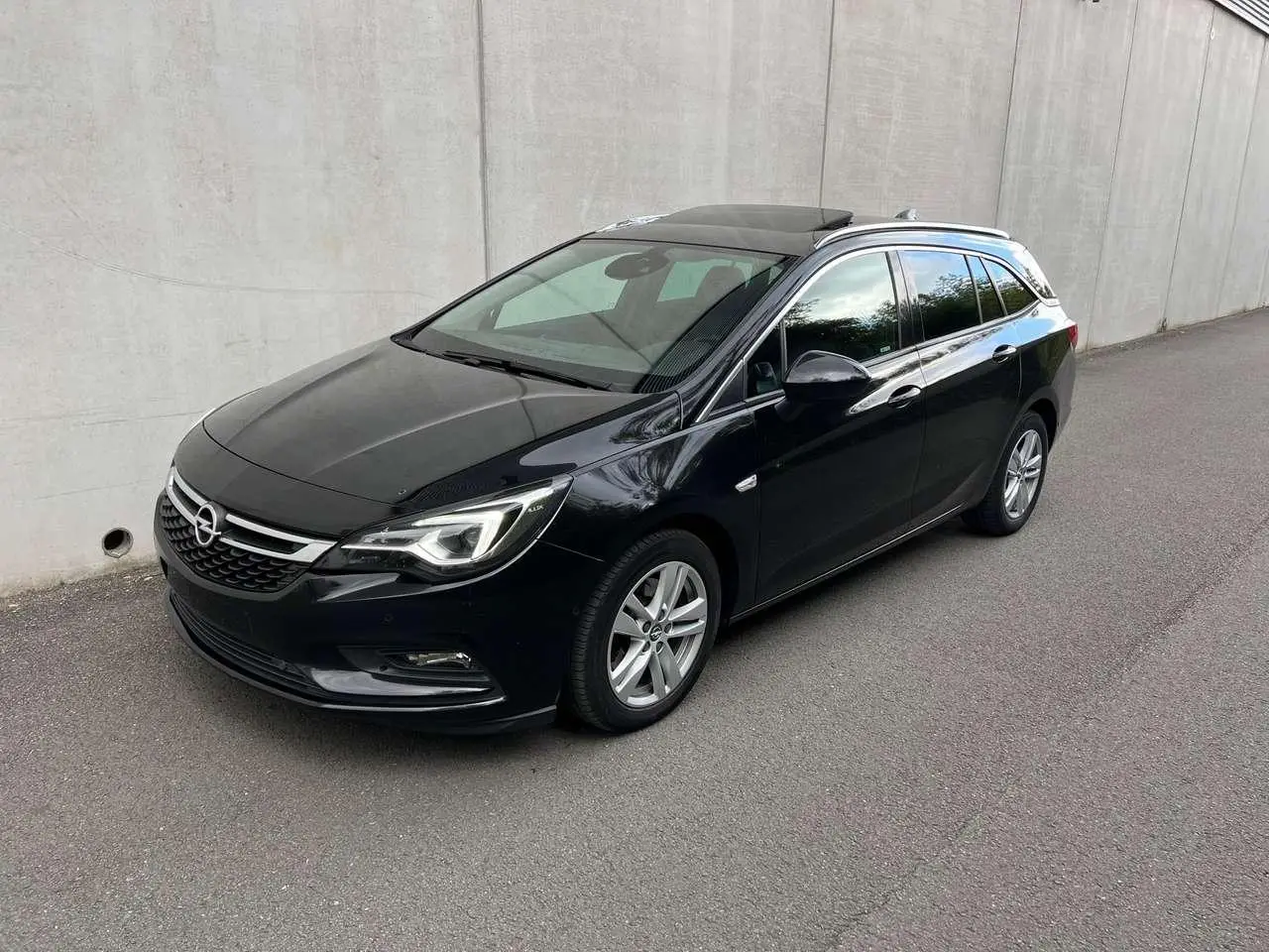 Photo 1 : Opel Astra 2017 Diesel