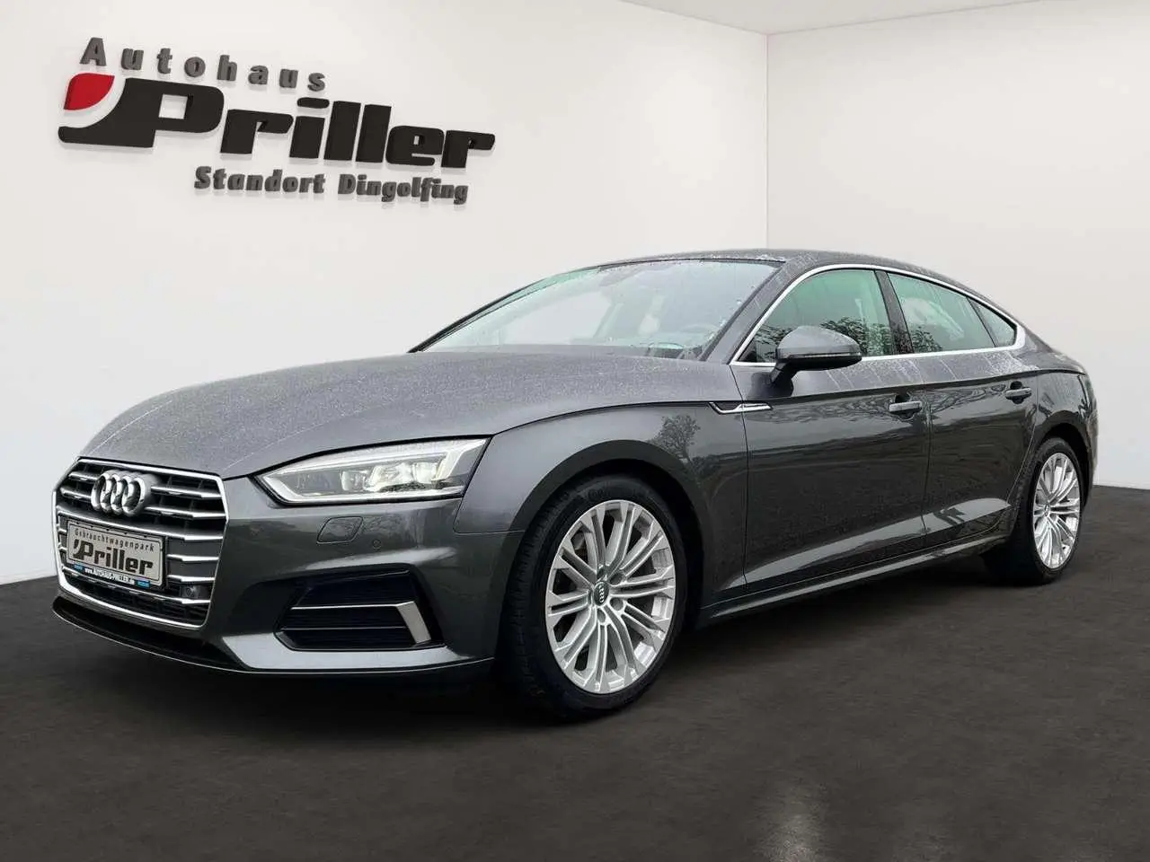 Photo 1 : Audi A5 2019 Essence