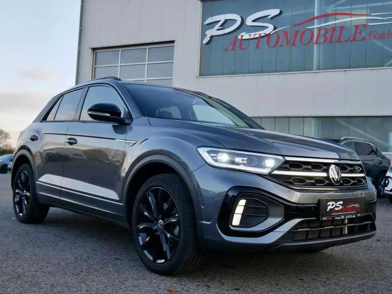 Photo 1 : Volkswagen T-roc 2024 Essence