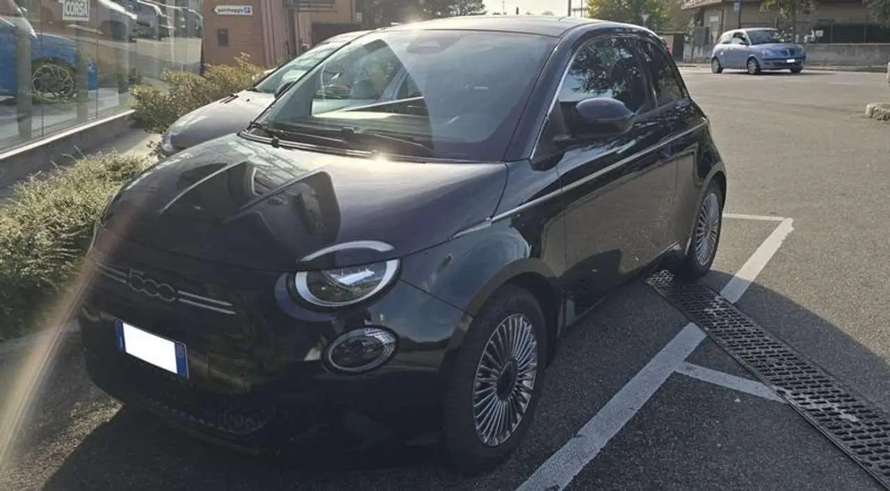 Photo 1 : Fiat 500 2023 Electric