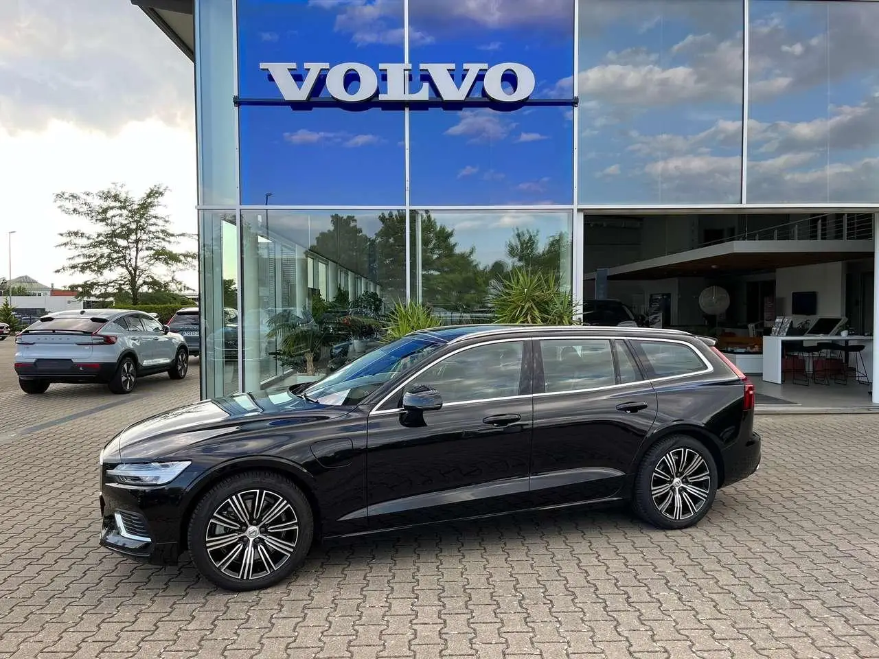 Photo 1 : Volvo V60 2020 Hybrid