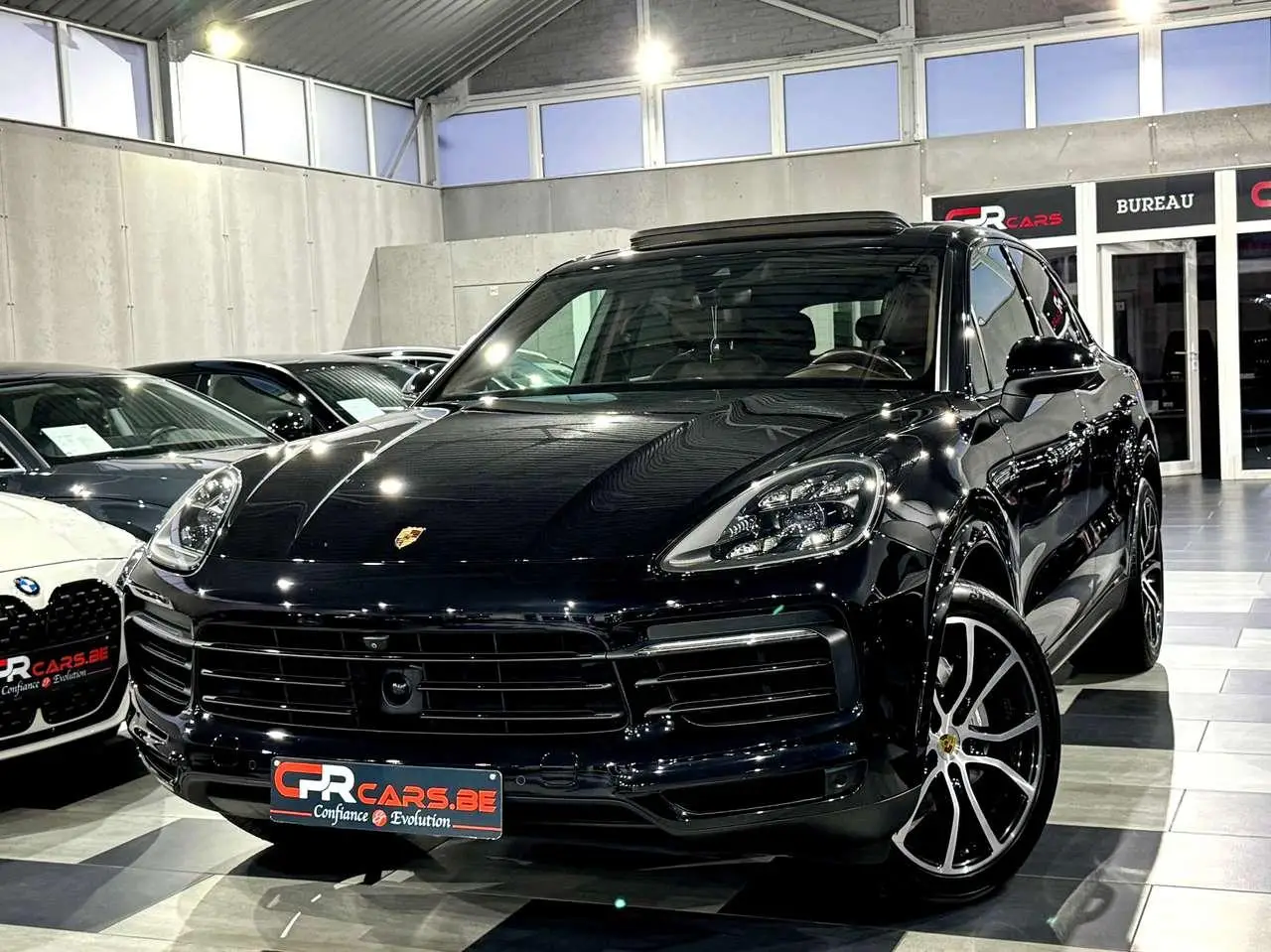 Photo 1 : Porsche Cayenne 2018 Petrol