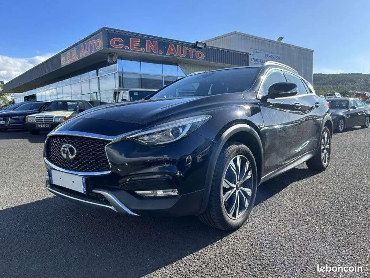 Photo 1 : Infiniti Qx30 2016 Diesel