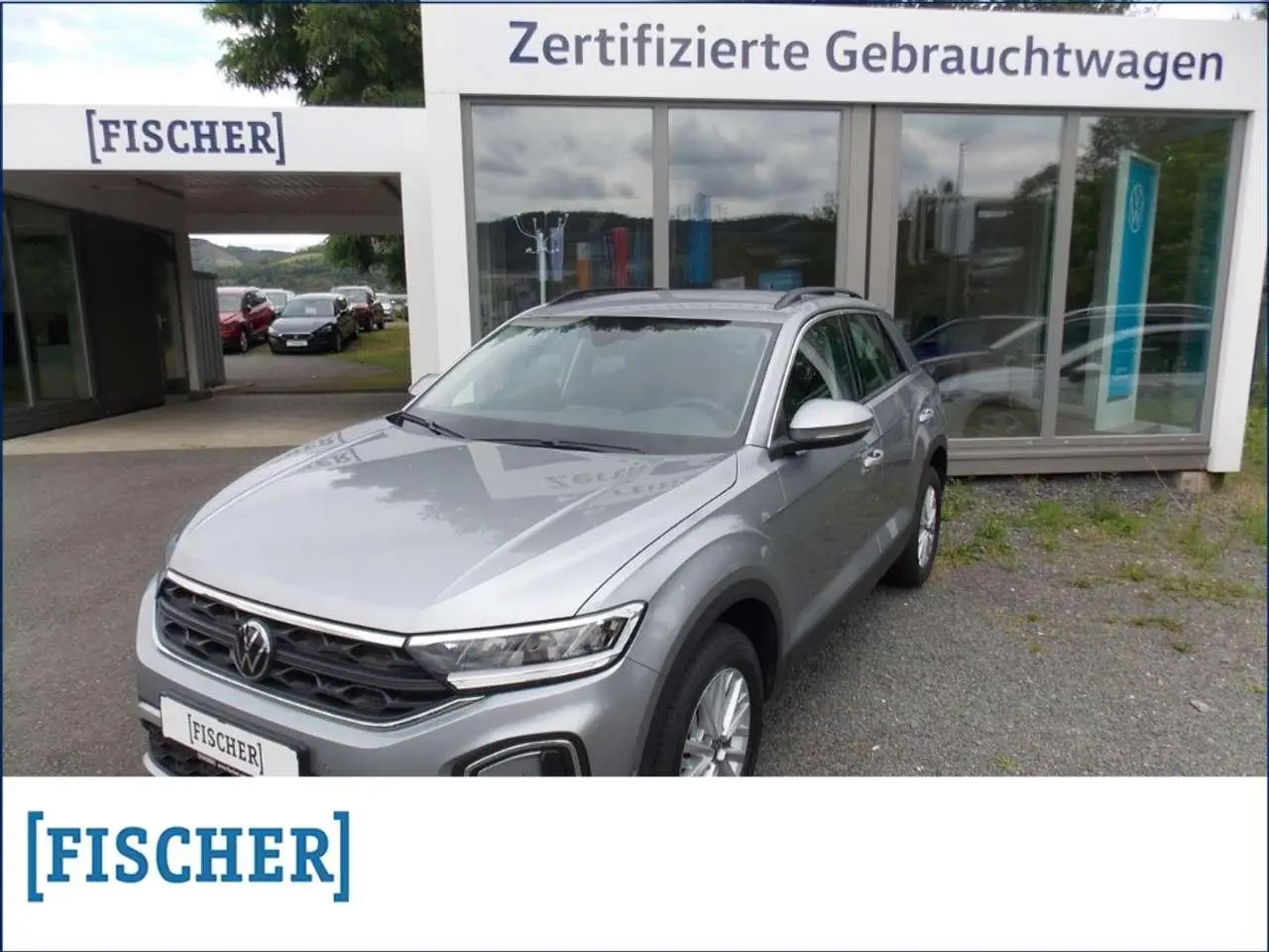 Photo 1 : Volkswagen T-roc 2023 Essence