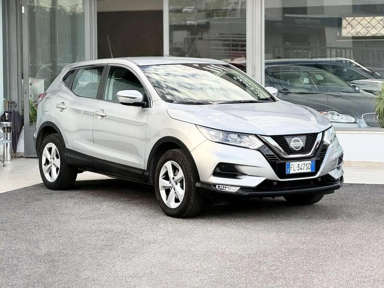 Photo 1 : Nissan Qashqai 2017 Petrol