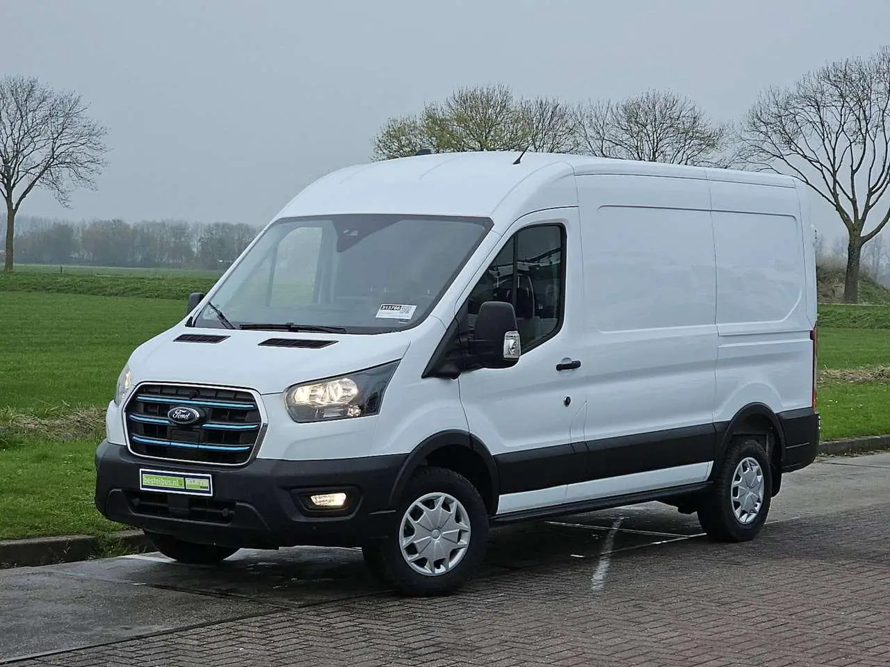 Photo 1 : Ford E-transit 2024 Electric