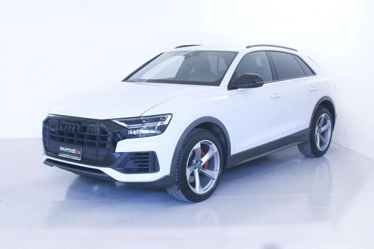 Photo 1 : Audi Q8 2019 Hybrid