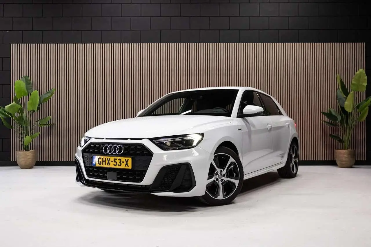 Photo 1 : Audi A1 2019 Petrol