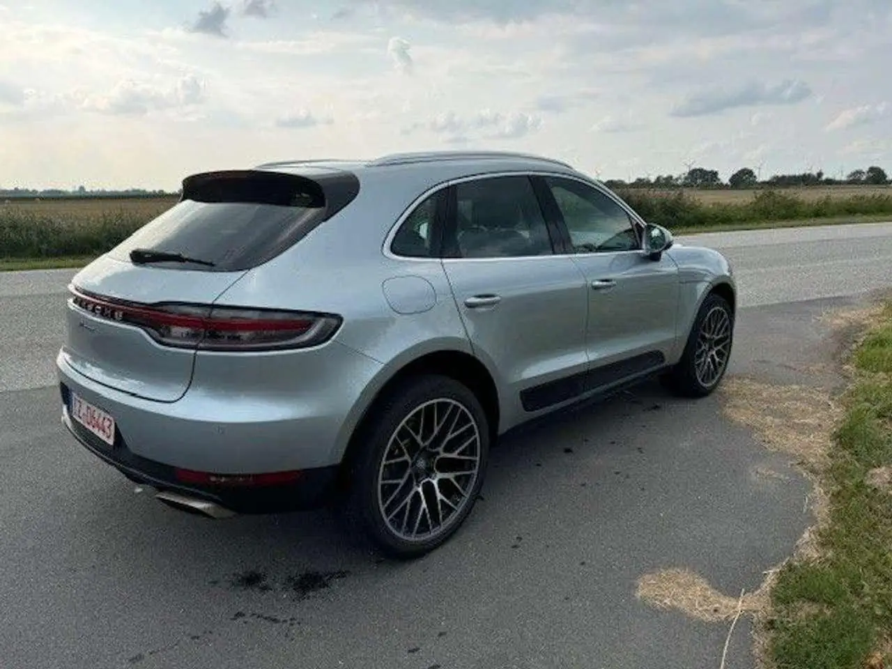 Photo 1 : Porsche Macan 2019 Essence