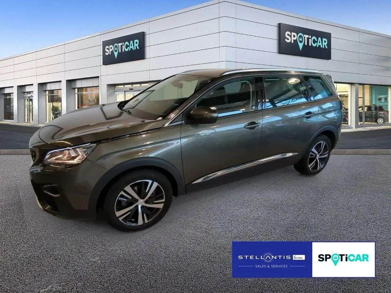 Photo 1 : Peugeot 5008 2020 Petrol