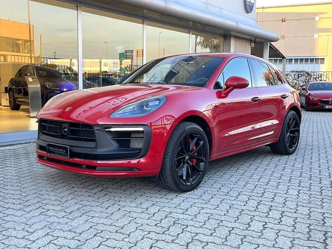 Photo 1 : Porsche Macan 2022 Essence