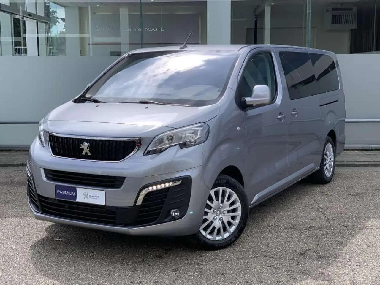 Photo 1 : Peugeot Traveller 2020 Diesel