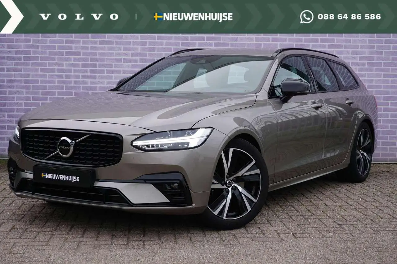 Photo 1 : Volvo V90 2021 Essence