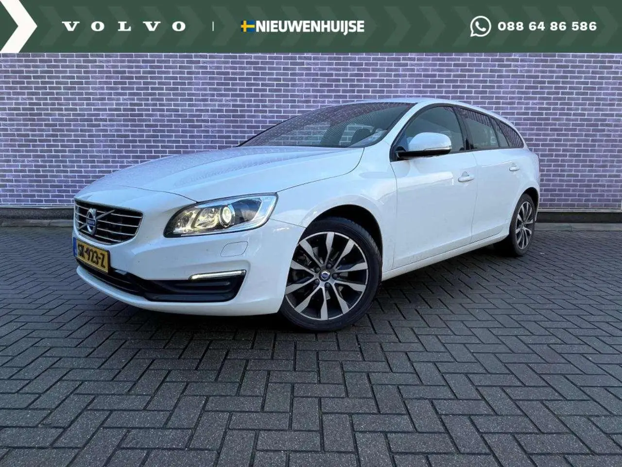 Photo 1 : Volvo V60 2018 Essence