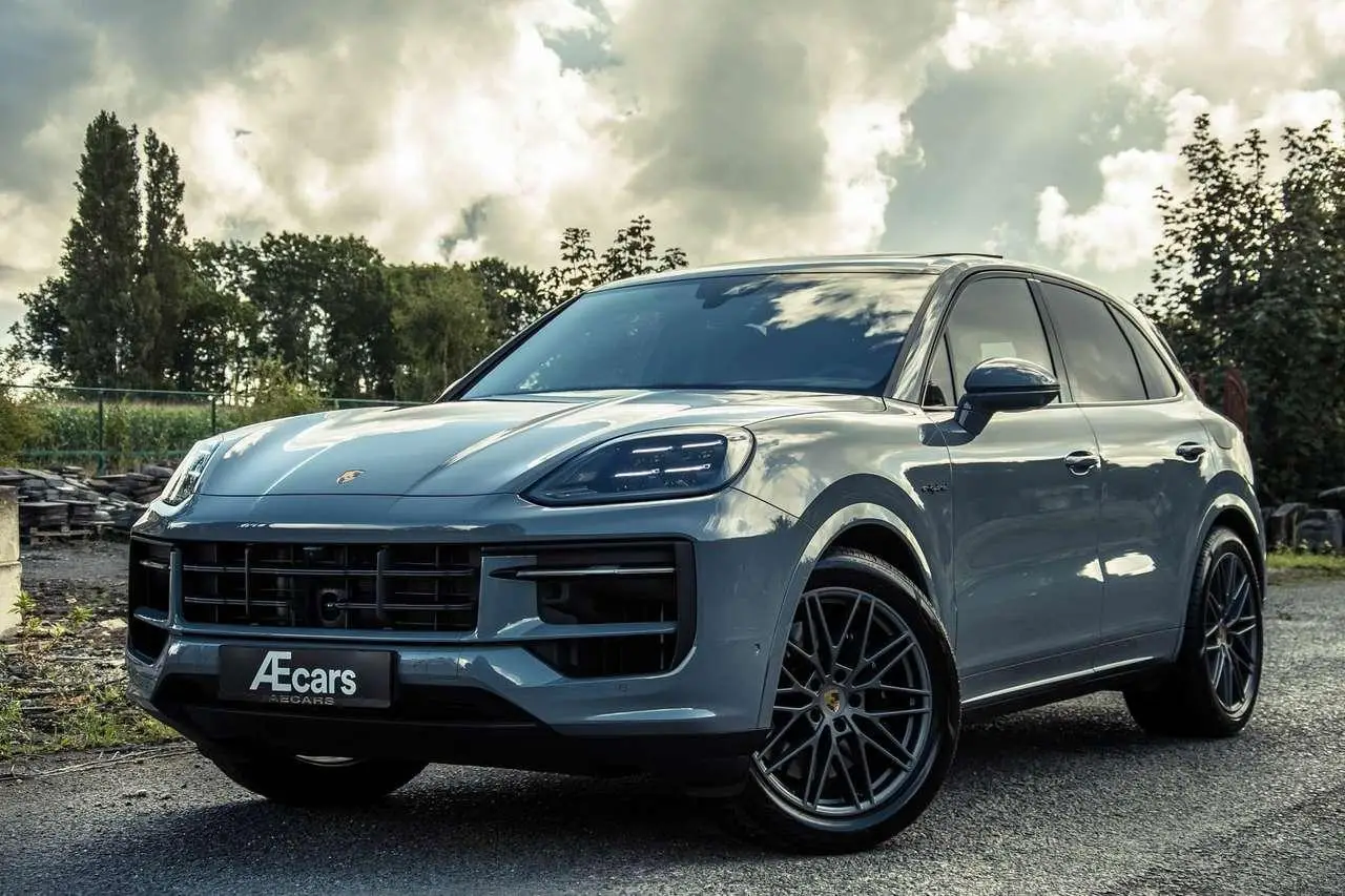 Photo 1 : Porsche Cayenne 2024 Essence