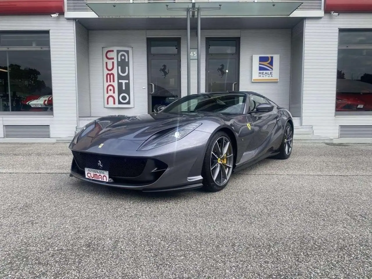 Photo 1 : Ferrari 812 2022 Essence