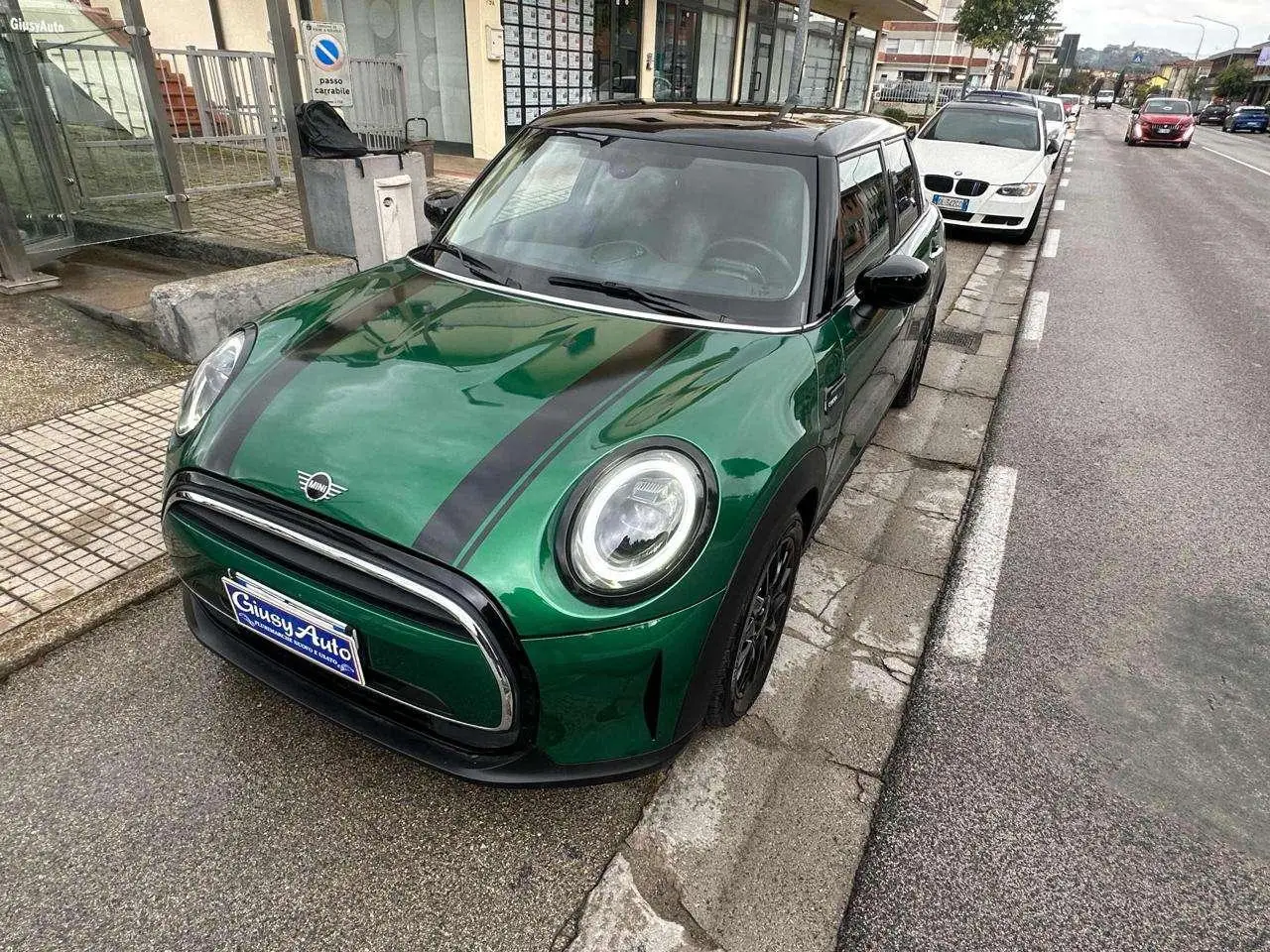 Photo 1 : Mini One 2021 Petrol