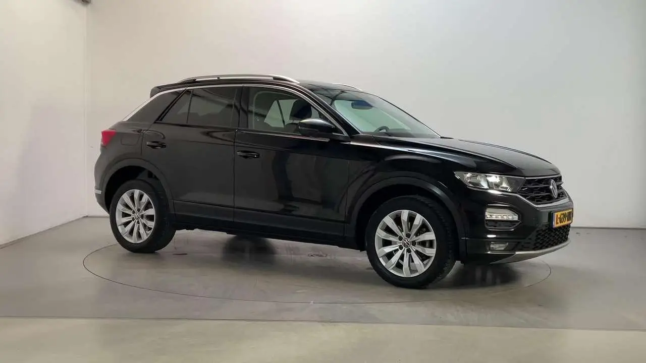 Photo 1 : Volkswagen T-roc 2021 Petrol