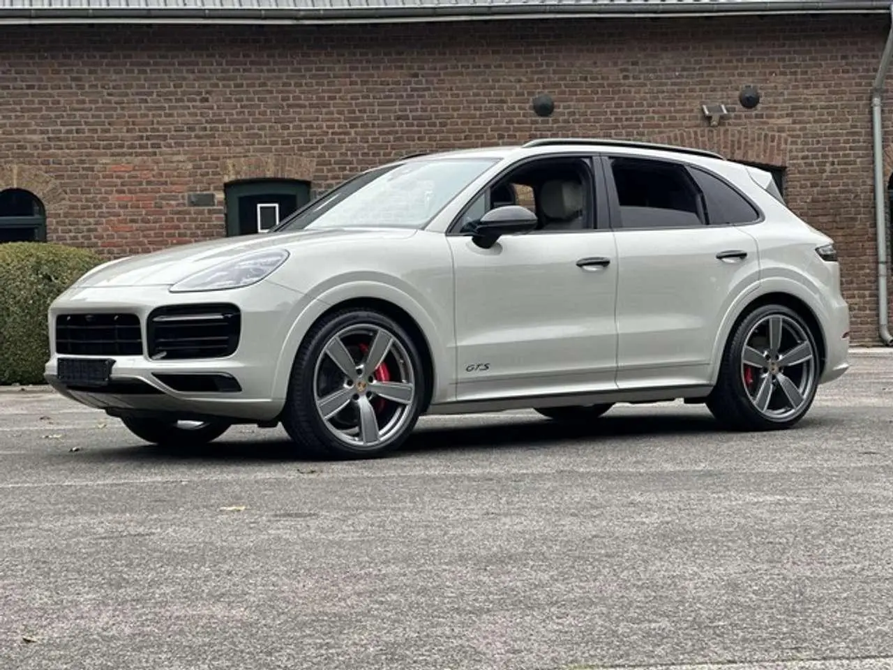 Photo 1 : Porsche Cayenne 2021 Essence