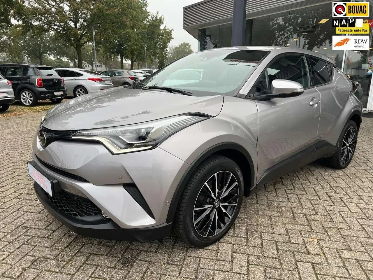 Photo 1 : Toyota C-hr 2018 Petrol