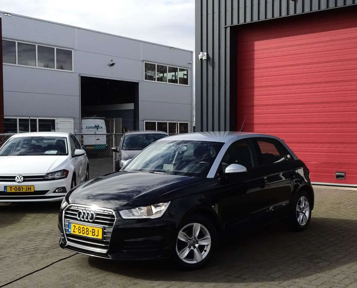 Photo 1 : Audi A1 2017 Petrol