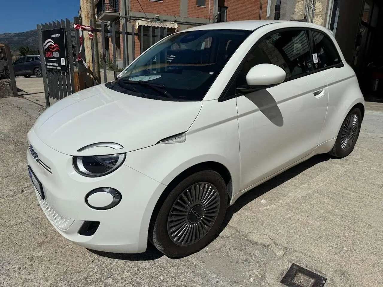 Photo 1 : Fiat 500 2023 Électrique